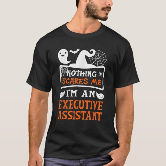 面白いハロウィーンVampireエグゼクティブアシスタント Tシャツ (正面)