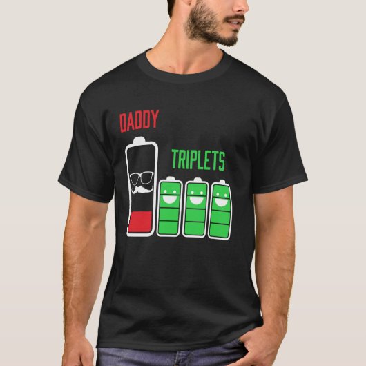 面白いバッテリー残量切れの三つ子パパ Tシャツ (正面)