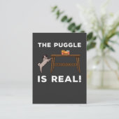 面白いパグ ハングリー犬 パン 早食い 奮闘 ポストカード (スタンド正面)