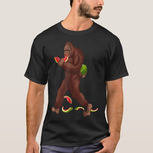 面白いビッグフットとスイカのスライス柄の夏 Tシャツ (正面)