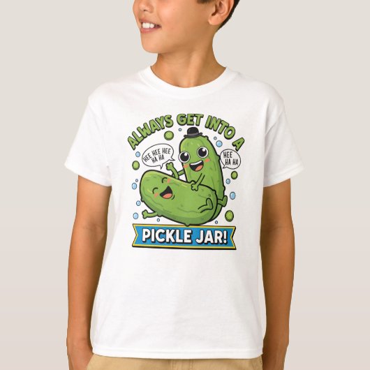 面白いピクルス漫画Tシャツ - 「いつもピンチに」 Tシャツ (正面)