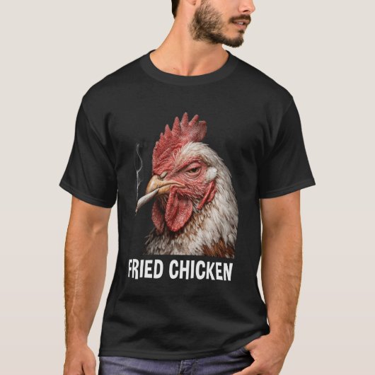 面白いフライドチキンを吸っている鳥のミーム Tシャツ (正面)