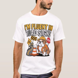 面白いブルドッグ建設作業員の道路標識のジョーク Tシャツ