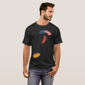 面白いホットドッグがバンズーソーセージBBQに飛び込む Tシャツ (正面フル)