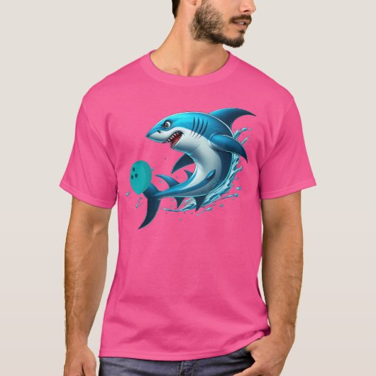 面白いボウリングをするサメ Tシャツ (正面)