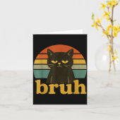 面白いミームのフレーズ レトロな猫 Bruh カード (黄色い花)