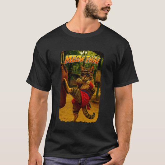 面白いムエタイ猫ニャームエタイ猫のミーム Tシャツ (正面)