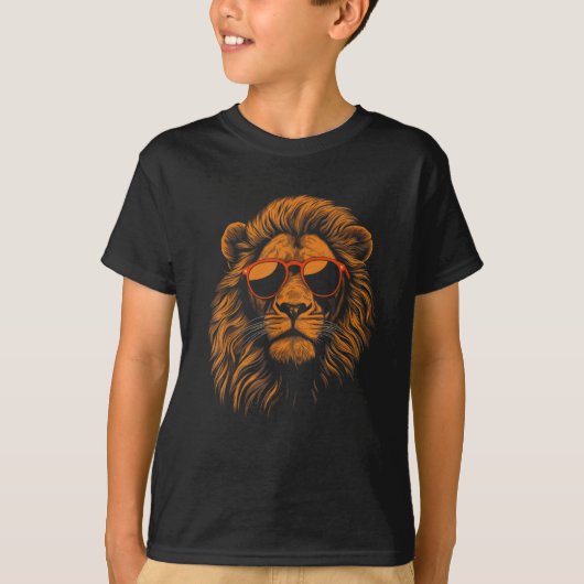 面白いライオンの動物の男の子 Tシャツ (正面)