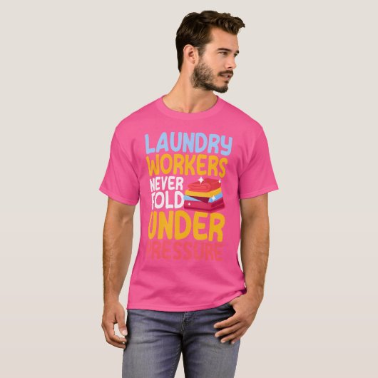 面白いランドリー作業員のリネン折りたたみ愛 Tシャツ (正面フル)