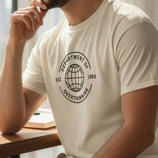 面白いレトロ風過剰思考部内向型デザイン Tシャツ