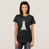 面白い三本足の三脚ハスキー クールな特別支援犬 Tシャツ (正面フル)