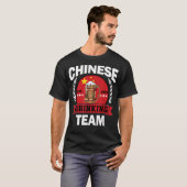 面白い中国パーティ飲み会チーム 面白い中国旗 Tシャツ (正面フル)