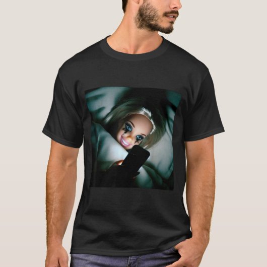 面白い人形の泣き顔のミームがサルカスティックなユーモアをスクロールする Tシャツ (正面)