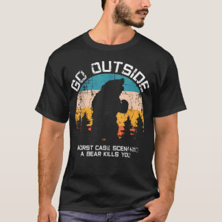 面白い動物が外に出てクマに食べられる Tシャツ