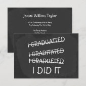 面白い卒業おめでとう 誤字ユーモア 黒板 招待状 (正面/裏面)