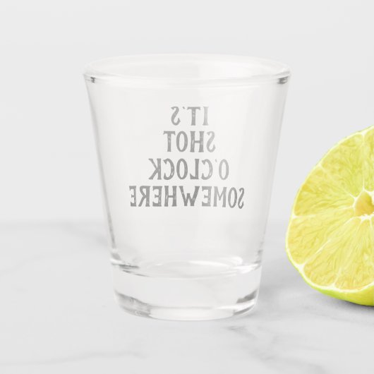 面白い名言パロディ「どこかで5時だなんて」 ショットグラス (裏面)