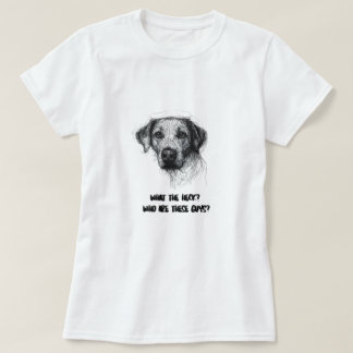 面白い困惑犬のTシャツ – この人たちは誰？  Tシャツ