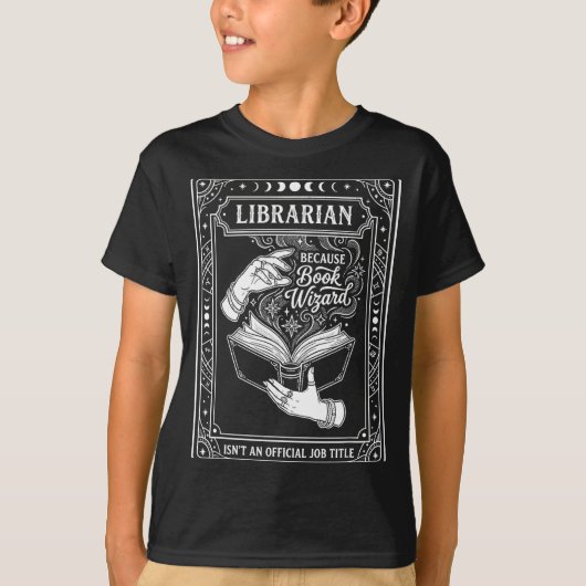 面白い図書館司書 本の魔法使い 神秘的な魔法のため Tシャツ (正面)