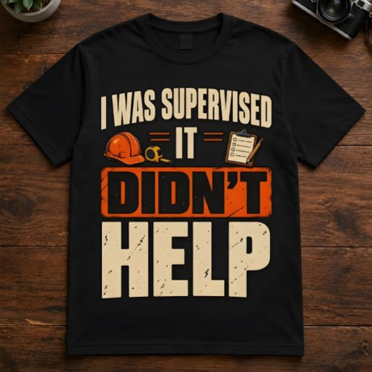 面白い建設監督Tシャツ Tシャツ