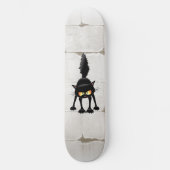 面白い怖い黒猫の漫画 スケートボード (正面)