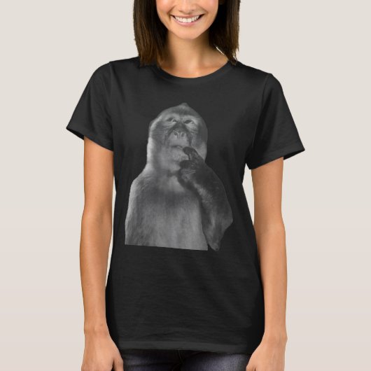 面白い思考する猿のミーム 珍しい類人猿 ブレインロット Tシャツ (正面)