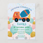 面白い恐竜のセメントトラックの誕生日パーティーの名前 ポストカード (正面)