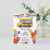 面白い恐竜の新学期バス少年誕生日 ポストカード (スタンド正面)