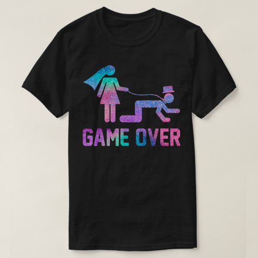 面白い新婦と新郎のミーム 結婚ゲーム おもしろいオーバー Tシャツ (デザイン正面)
