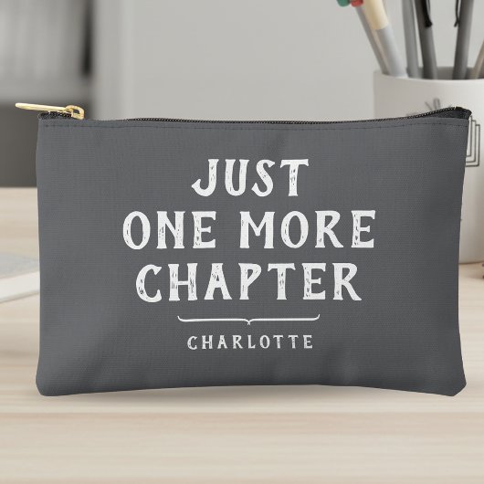 面白い本好きさん用グレー Just One More Chapter アクセサリーポーチ