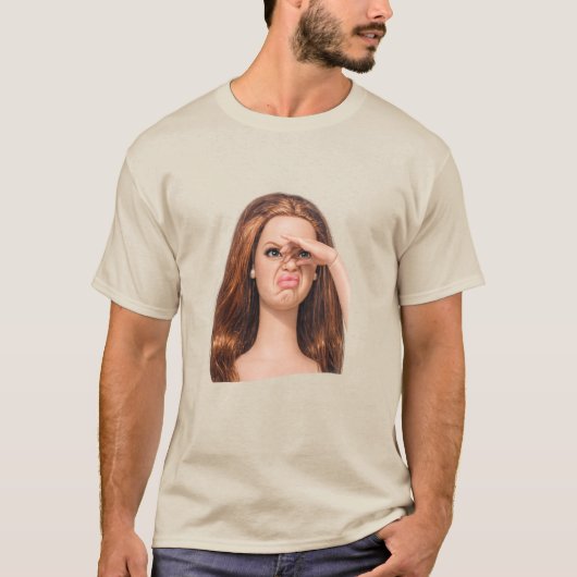 面白い気持ち悪い人形の顔のミーム、気持ち悪い人形 Tシャツ (正面)