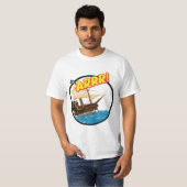 面白い漫画の海賊船 Tシャツ (正面フル)