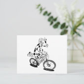 面白い牛が自転車に乗っている ポストカード (スタンド正面)
