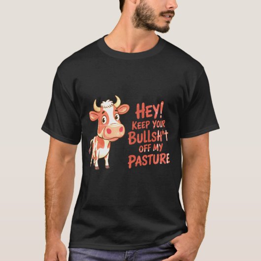 面白い牛が雄牛を追い払う Tシャツ (正面)