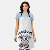 面白い牛のデザイン: 片耳と乳房が出てるTシャツ_1 エプロン (着用した状態)