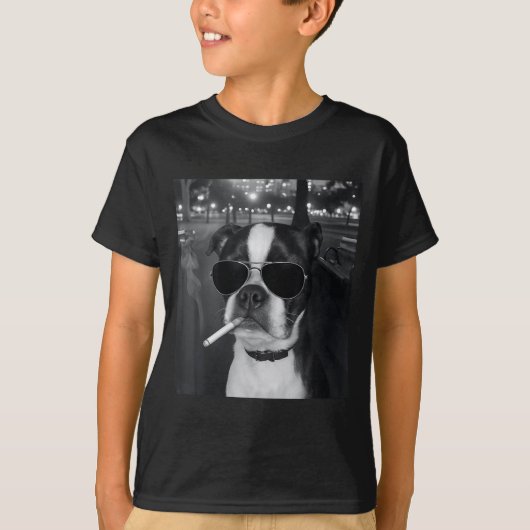 面白い犬の喫煙ミーム タバコ Gen Z ミーム 愛犬家 Tシャツ (正面)