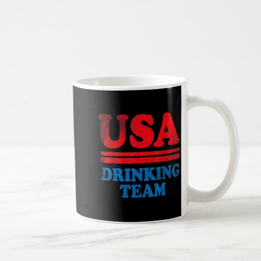 面白い独立記念日の服 USA ドリンキングチーム コーヒーマグカップ (右)