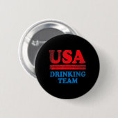 面白い独立記念日の服 USA ドリンキングチーム 缶バッジ (正面&裏面)