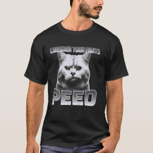 面白い猫がパンツを濡らしたことを考えてくださいてへぺろおかしいミーム メンズ Tシャツ