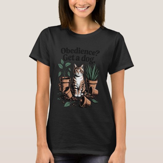 面白い猫の従順さ 犬を飼う猫たち 1 Tシャツ (正面)