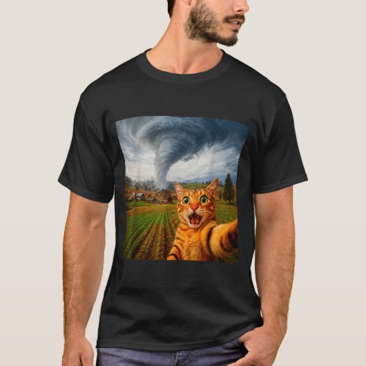 面白い猫の自撮りミーム竜巻 Tシャツ (正面)