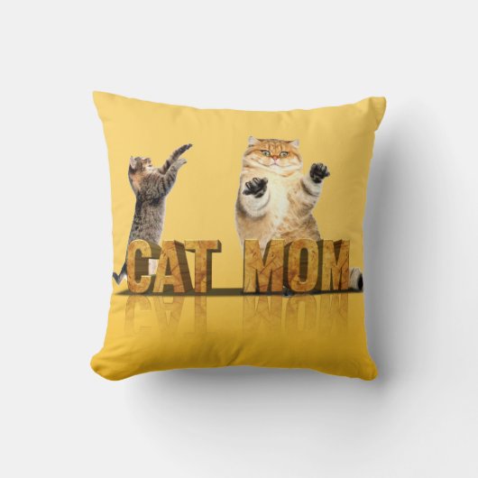 面白い猫のTシャツ | 猫のママへのギフト | 猫ママ クッション (正面)