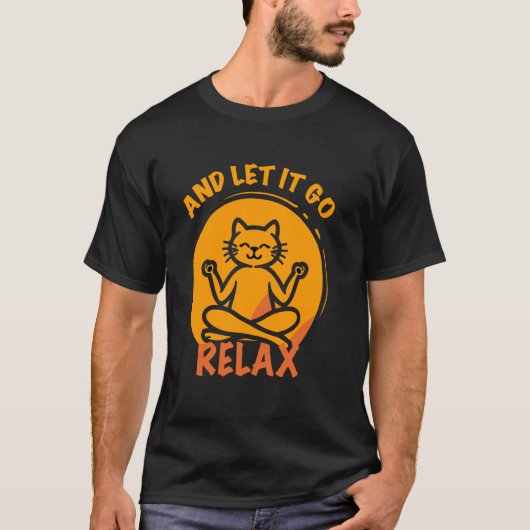 面白い猫 グラフィック ヨガ ゼン 瞑想 Tシャツ (正面)