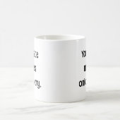 面白い玉ねぎの泣き顔の侮辱の引用 冗談 ユーモア コーヒーマグカップ (中央)