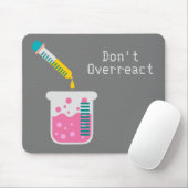 面白い科学の化学、過剰反応しないで名言 マウスパッド (マウス)