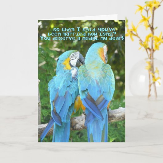 面白い結婚記念日! - 青いインコのユーモア カード (黄色い花)