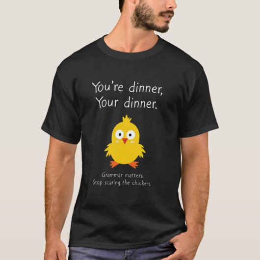 面白い英語の文法は重要なニワトリの句読点 Tシャツ (正面)