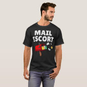 面白い郵便配達員のギャグ Tシャツ (正面フル)