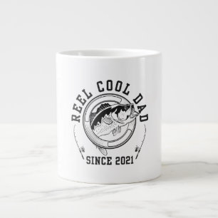面白い釣りの引用 Reel Cool Dad Since 2021 ジャンボコーヒーマグカップ