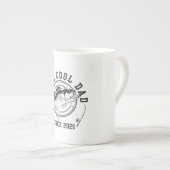 面白い釣りの引用 Reel Cool Dad Since 2021 ボーンチャイナマグカップ (正面右)