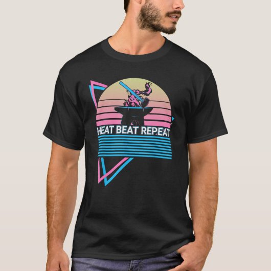 面白い鍛冶屋 鍛冶 熱 レトロ 熱 Tシャツ (正面)